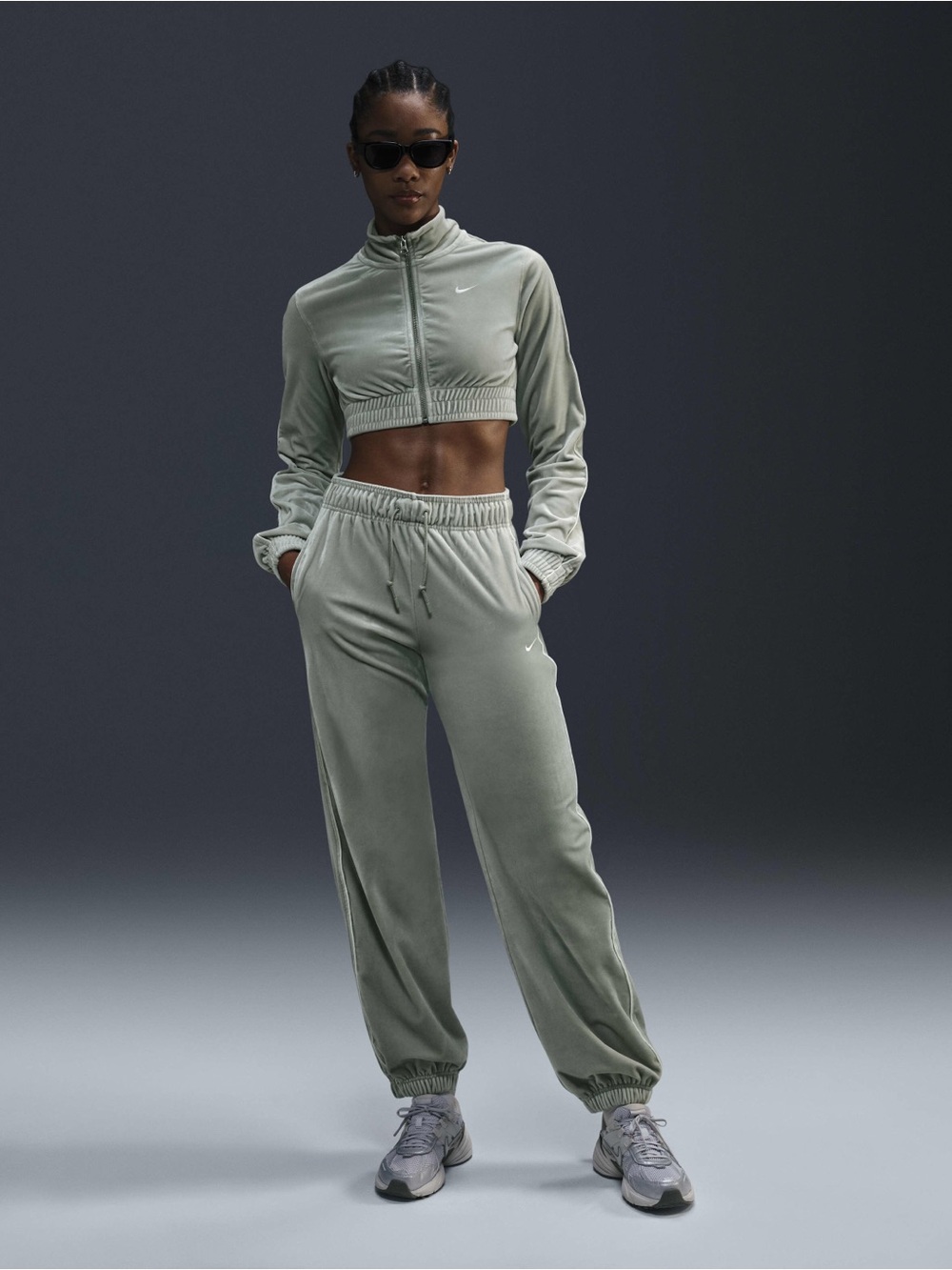 NWT Nike Sportswear Mid Rise Velour Joggers Jade Horizon Sail  Sz M